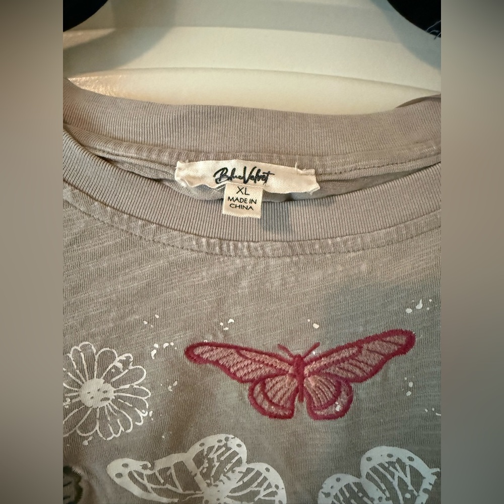 Blue velvet Butterfly embroidered Tee - Picture 2 of 2